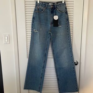 Stradivarius, 90’s Dad Jeans, High Waist, Straight Fit in Med Blue , w/ Destroy